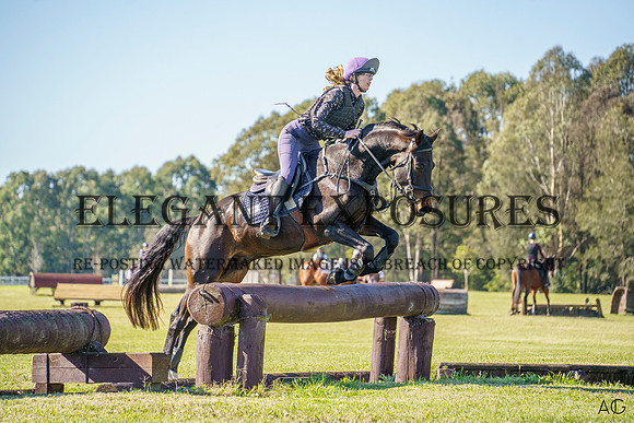 _AJG0943